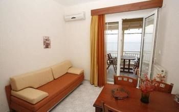 Apartment Myrto *